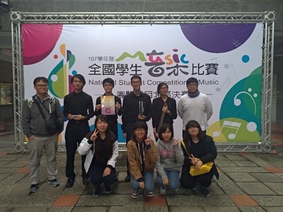 東華口琴社社員合照